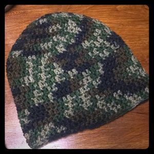 Men’s Crocheted Camo Hat